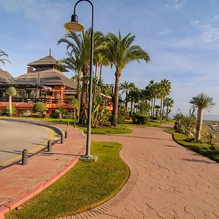 Apartment First Line Menara Beach Estepona
